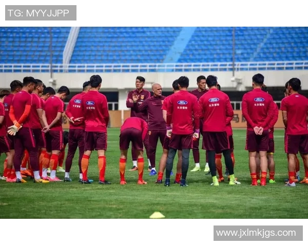 广州足球队的力量变革引发热议探讨未来发展与挑战